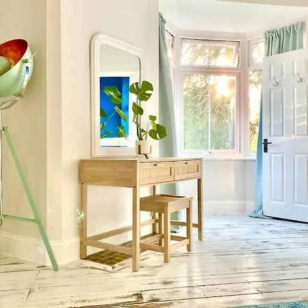 Cleveland House - Perfect For Beaches And Town.-3
